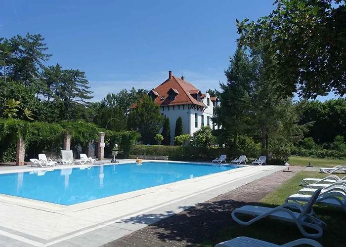 Apartament In 45330